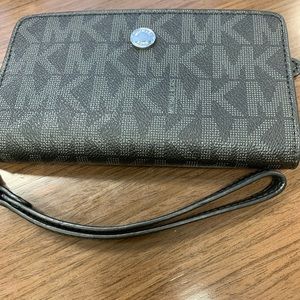 Michael Kors card holder/wristlet